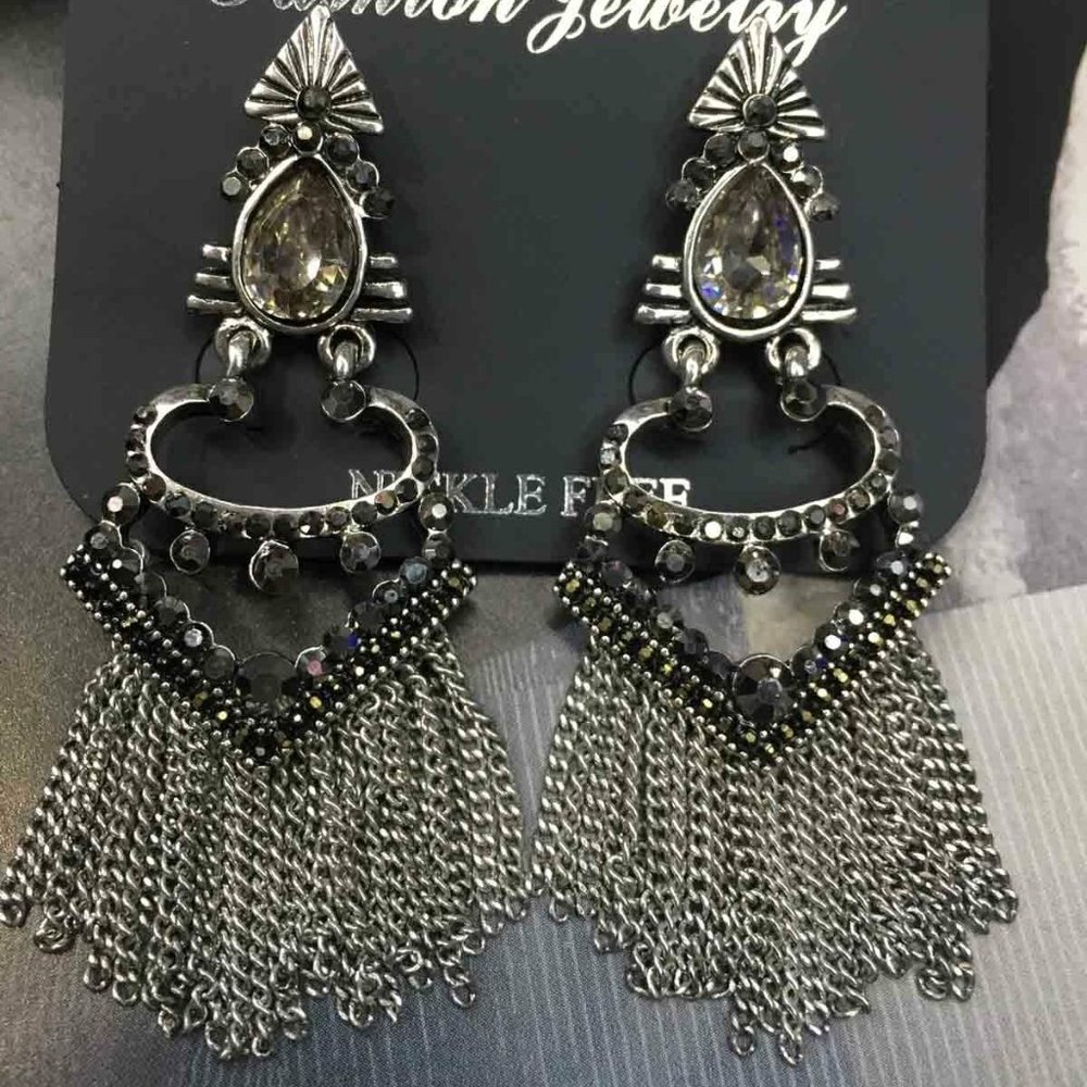 New Elegant Black Crystal drop earrings